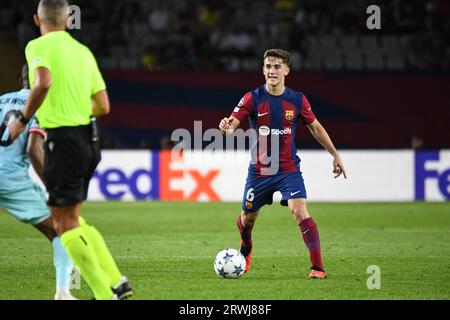 Barcelona, Spanien. September 2023. BARCELONA, SPANIEN - 19. SEPTEMBER: Gavi kontrolliert den Ball während des UEFA Champions League Group H Matches FC Barcelona und Antwerpen am 19. September 2023 im Montjuic Stadium in Barcelona, Spanien. (Foto von Sara Aribó/PxImages) Credit: PX Images/Alamy Live News Stockfoto