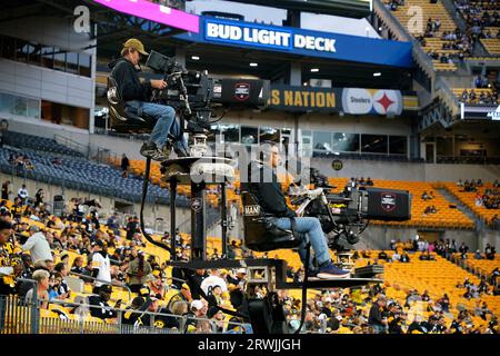 NFL MONDAY NIGHT FOOTBALL, (ABC), Dan Dierdorf, Al Michaels, Frank Gifford,  Super Bowl XXV, 1970-. (c) ABC/ Courtesy: Everett Stock Photo - Alamy