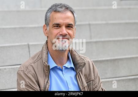 Nordhausen, Deutschland. September 2023. Kai Buchmann, Oberbürgermeister von Nordhausen. Die Stichwahl zum Oberbürgermeister von Nordhausen findet am 24. September statt. Wahlberechtigte können zwischen dem AfD-Kandidaten Jörg Prophet und dem Amtsinhaber Kai Buchmann (unabhängig) wählen. Der Prophet hatte in der ersten Runde rund 42 Prozent der Stimmen erhalten. Er war der erste AfD-Bürgermeister in Deutschland. Quelle: Martin Schutt/dpa/Alamy Live News Stockfoto