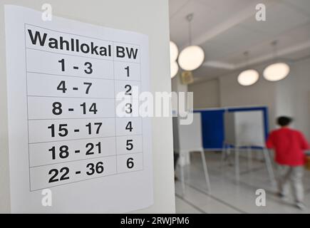 Nordhausen, Deutschland. September 2023. Das Wahlamt für Abwesende im Rathaus Nordhausen ist geöffnet. Die Stichwahl zum Oberbürgermeister von Nordhausen findet am 24. September statt. Wahlberechtigte können zwischen dem AfD-Kandidaten Jörg Prophet und dem Amtsinhaber Kai Buchmann (unabhängig) wählen. Der Prophet hatte in der ersten Runde rund 42 Prozent der Stimmen erhalten. Er war der erste AfD-Bürgermeister in Deutschland. Quelle: Martin Schutt/dpa/Alamy Live News Stockfoto