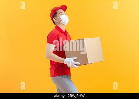 Geburtshelfer mit Schutzmaske Stockfoto