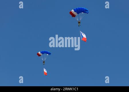 Die tschechische Armee trifft Fallschirmjäger bei den NATO-Tagen 2023 in Ostrava, Tschechische Republik Stockfoto