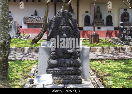 Die Statue von Ganesha ist der Gott des Wissens und der Intelligenz, der Sohn von Lord Shiva und Göttin Parvati, im Museum Sonobudoyo. Yogyakarta, Stockfoto