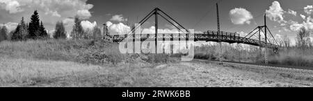 Bahnüberführung in Malchow bei Berlin, Panorama Stockfoto