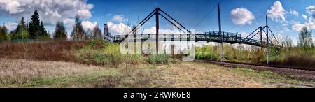 Bahnüberführung in Malchow bei Berlin, Panorama Stockfoto