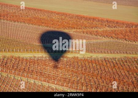 Ein Sonnenaufgang Heißluftballon Flug über das Yarra Valley in Victoria, Australien Stockfoto