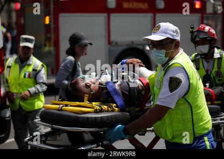 Mexiko-Stadt, Mexiko. September 2023. Am 19. September 2023 nahmen die Menschen am zweiten Nationalen Drill 2023 in Mexiko-Stadt, der Hauptstadt Mexikos, Teil. Quelle: Francisco Canedo/Xinhua/Alamy Live News Stockfoto