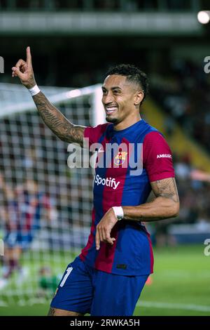 (230920) -- MAILAND, 20. September 2023 (Xinhua) -- der FC Barcelona Raphinha feiert während des UEFA Champions League Gruppe H Fußballspiels zwischen dem FC Barcelona und dem Royal Antwerp FC in Barcelona, Spanien, 19. September 2023. (Joan Gosa/Xinhua) Stockfoto