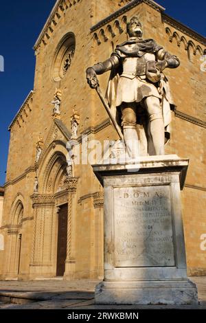 Die gotische Kathedrale von San Donato mit neogotischen Elementen Stockfoto