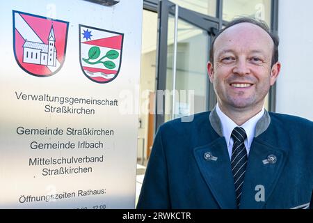 PRODUKTION - 15. September 2023, Bayern, Straßkirchen: Christian Hirtreiter (CSU), erster Bürgermeister von Straßkirchen. Foto: Armin Weigel/dpa Stockfoto