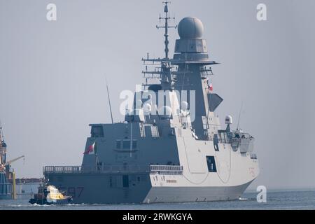 Italienisch ITS Antonio Marceglia F597 A Carlo Bergamini-Klasse Fregatte im Hafen von Gdynia, Polen © Wojciech Strozyk / Alamy Stock Photo Stockfoto