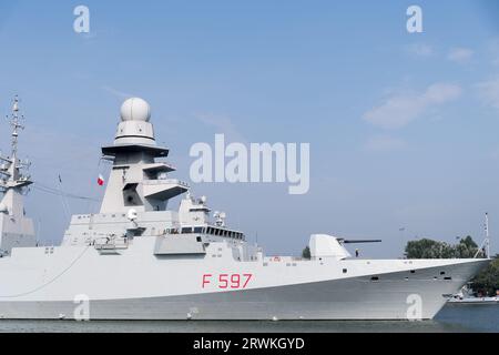 Italienisch ITS Antonio Marceglia F597 A Carlo Bergamini-Klasse Fregatte im Hafen von Gdynia, Polen © Wojciech Strozyk / Alamy Stock Photo Stockfoto