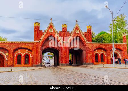 Das antike Brandenburger Tor, das bis heute erhalten ist. Kaliningrad, Russland - 10. September 2022. Stockfoto