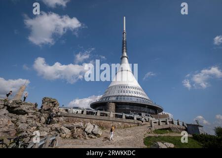 Jested, Region Liberec, Architekt Karel Hubacek, Architektur, Denkmäler, Fernsehsender, Touristenattraktion, Tschechische Republik, moderne Architektur Stockfoto