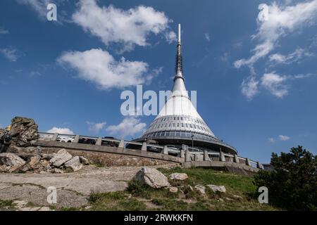 Jested, Region Liberec, Architekt Karel Hubacek, Architektur, Denkmäler, Fernsehsender, Touristenattraktion, Tschechische Republik, moderne Architektur Stockfoto