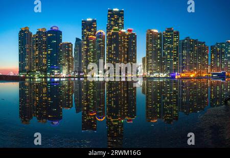 Der Nachtblick von Haeundae Marine City in Busan, Korea Stockfoto