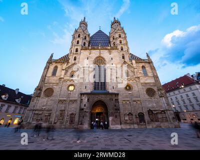 Eine schwache Aufnahme des historischen Stephansplatzes in Wien Stockfoto
