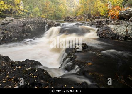 Wasserfall am Linn of Tummel, Pitlochry, Perthshire, Schottland, Großbritannien Stockfoto