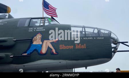 Ein nordamerikanischer B-25 Mitchell Jet auf einer Landebahn Stockfoto