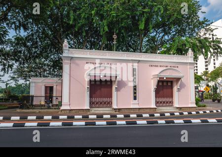 4. September 2023: Chinesisches Geschichtsmuseum in Kuching, Sarawak, erbaut 1912 als chinesisches Gericht und 1921 vom Chinesischen Handelsrat übernommen. Nein Stockfoto