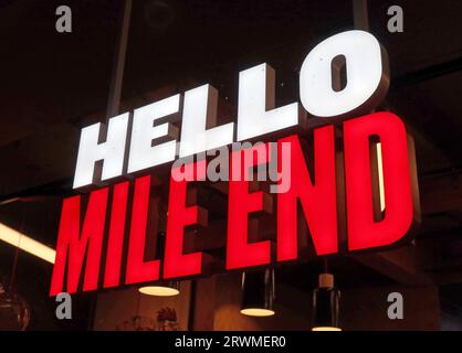 Hallo Mile End, KFC, 381 Mile End Rd, Bow, London, England, Großbritannien, E3 4QS Stockfoto