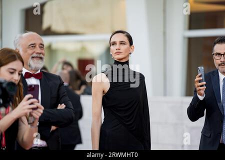 VENEDIG, ITALIEN - SEPTEMBER 07: Valentina Bellè, Franz Rogowski und Giorgio Diritti besuchen einen roten Teppich für den Film „Lubo“ auf der 80. Venedig Interna Stockfoto