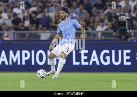 Rom, Italien. September 2023. Der spanische Mittelfeldspieler Luis Alberto aus Lazio kontrolliert den Ball beim UEFA Champions League-Spiel SS Lazio gegen Atletico Madrid im Olimpico-Stadion am 19. September 2023 in Rom. Quelle: Unabhängige Fotoagentur/Alamy Live News Stockfoto