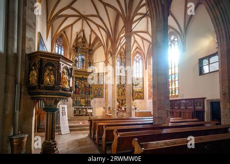 Katholisches Kircheninnere - Hallstatt, Österreich Stockfoto