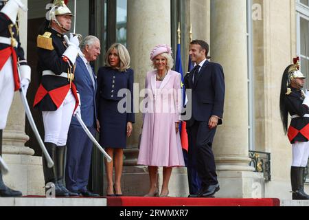 (Von links nach rechts) König Karl III., Brigitte Macron, Königin Camilla und französischer Präsident Emmanuel Macron, im Elysee-Palast, Paris, zu einem Treffen während des Staatsbesuchs in Frankreich. Bilddatum: Mittwoch, 20. September 2023. Stockfoto