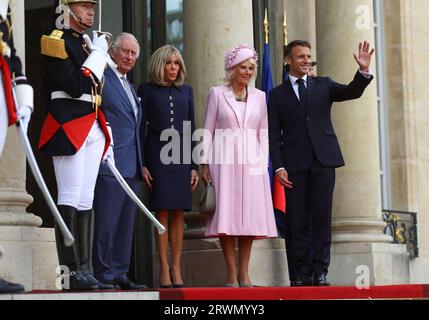 (Von links nach rechts) König Karl III., Brigitte Macron, Königin Camilla und französischer Präsident Emmanuel Macron, im Elysee-Palast, Paris, zu einem Treffen während des Staatsbesuchs in Frankreich. Bilddatum: Mittwoch, 20. September 2023. Stockfoto