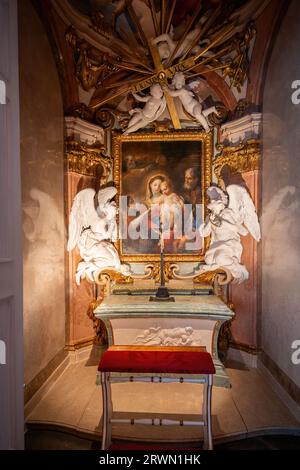 Kapellaltar - Prunkräume der Residenz Teil des DomQuartier Museen - Salzburg, Österreich Stockfoto