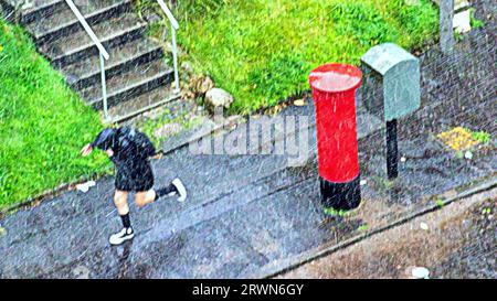 Glasgow, Schottland, Großbritannien. September 2023. Wetter in Großbritannien: Der Regen in der Stadt sorgte dafür, dass der Sturm Nigel im Westen der Stadt sintflutartigen Regen erzeugte. Credit Gerard Ferry/Alamy Live News Stockfoto