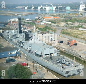 HMS IRON DUKE, eine Typ 23-Fregatte, die auf dem Weg zu Londons Royal Docks bei der zweijährlichen Messe Defence and Security Equipment International (DSEI) zu sehen war. Stockfoto