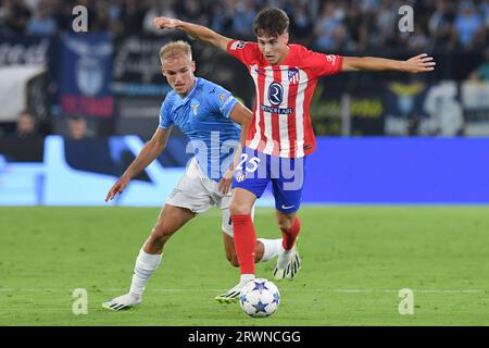 Rodrigo Riquelme von Atletico Madrid, Gustv Isaksen von SS Lazio während des Champions-League-Spiels zwischen Lazio und Atletico Madrid im Olympiastadion, Italien, 19. September 2023. Photographer01 Stockfoto