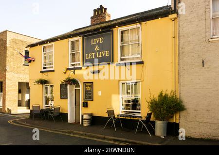 Das Live & Let Live Pub in King's Lynn, Norfolk. Stockfoto