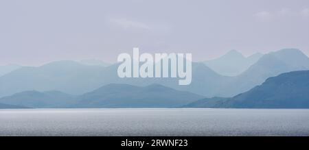 Applecross Scotland Raasay und Skye Berge von Applecross Bay aus gesehen Stockfoto