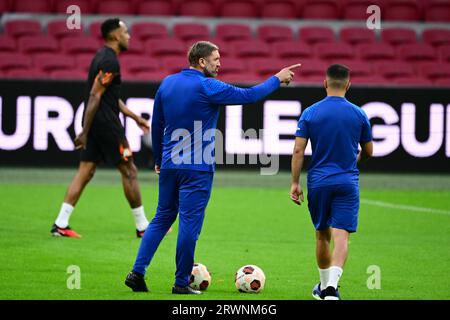 AMSTERDAM - Interimstrainer Jacques Abardonado von Olympique Marseille während des Trainings für das Gruppenspiel in der Europa League gegen Ajax. Das Amsterdamer Team erhält den französischen Verein in der Johan Cruijff Arena. ANP OLAF KRAAK Stockfoto