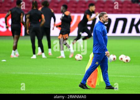 AMSTERDAM - Interimstrainer Jacques Abardonado von Olympique Marseille während des Trainings für das Gruppenspiel in der Europa League gegen Ajax. Das Amsterdamer Team erhält den französischen Verein in der Johan Cruijff Arena. ANP OLAF KRAAK Stockfoto