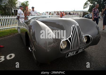 Der Pycroft-Jaguar SS100 (Gewinner des ersten Goodwood Race 1948) beim Goodwood Revival Meeting am 10. September 2023 in Chichester, England. ©2023 Copyr Stockfoto