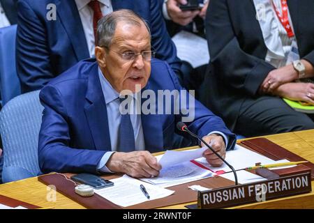 New York, USA. September 2023. Der russische Außenminister Sergej Lawrow spricht während der 78. UN-Generalversammlung im Hauptquartier der Vereinten Nationen vor einer Sondersitzung des UN-Sicherheitsrats. Quelle: Enrique Shore/Alamy Live News Stockfoto