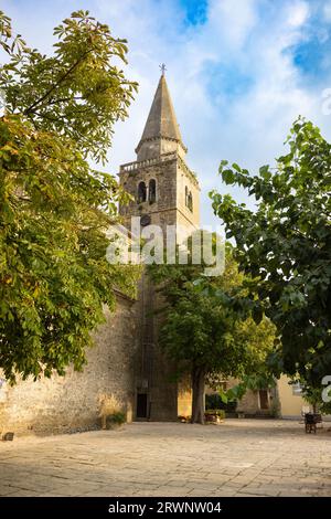 Das schöne kroatische Bergdorf Grožnjan in der Region Istrien. Stockfoto