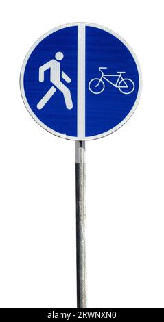 Straßenschild für Radfahrer und Fußgänger auf weißem Hintergrund. Stockfoto