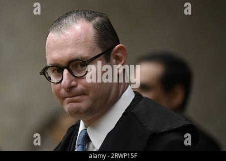 DF - BRASILIA - 09/20/2023 - BRASILIA, URTEIL DER MARCO TEMPORAL STF - Richter Cristiano Zanin nimmt an einer Sitzung des Bundesgerichts Teil, um die Verfassungsmäßigkeit von Gesetzen zu bewerten, die die Fähigkeit indigener Völker einschränken, den Schutzstatus für angestammte Länder in Brasilia, Brasilien, zu erlangen. am 20. September 2023. Foto: Mateus Bonomi/AGIF Stockfoto