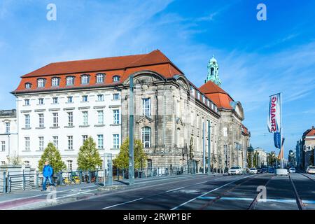 Berlin, Deutschland - 27. Oktober 2014: Fassade des Bundesministeriums für Wirtschaft und Energie in Berlin Stockfoto