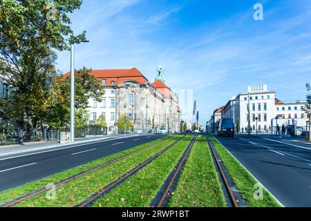 Berlin, Deutschland - 27. Oktober 2014: Fassade des Bundesministeriums für Wirtschaft und Energie in Berlin Stockfoto