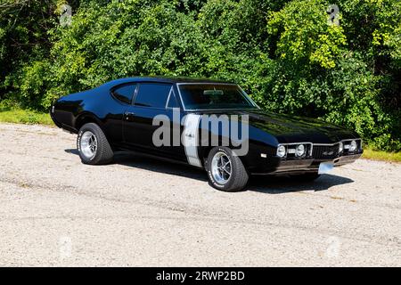 1968 Oldsmobile 442 auf dem Bürgersteig. Stockfoto