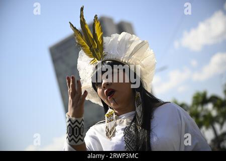 DF - BRASILIA - 09/20/2023 - BRASILIA, URTEIL VON MARCO TEMPORAL - Bundesvertreterin Celia Xakriaba bei der Sitzung des Bundesgerichts zur Bewertung der Verfassungsmäßigkeit von Gesetzen, die die Fähigkeit indigener Völker einschränken, Statusschutz für angestammte Länder zu erlangen, in Brasilia, Brasilien, am 30. August 2023. Foto: Mateus Bonomi/AGIF (Foto: Mateus Bonomi/AGIF/SIPA USA) Stockfoto