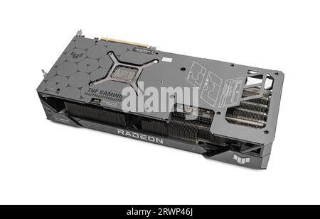 ASUS TUF Gaming Radeon RX 7900 XT Grafikkarte, Studiofoto. Stockfoto