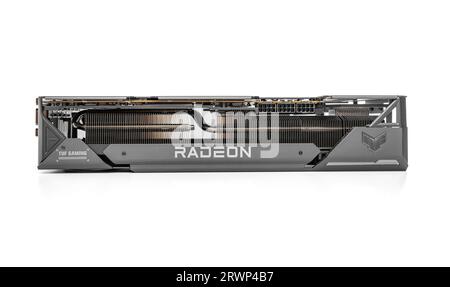 ASUS TUF Gaming Radeon RX 7900 XT Grafikkarte, Studiofoto. Stockfoto