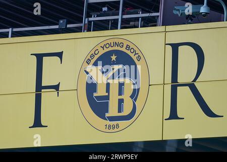 Bern, Schweiz. September 2023. Junge Jungen-Logo während des UEFA Champions League-Fußballspiels zwischen Jungen und RB Leipzig im Wankdorf-Stadion in Bern, Schweiz. (Daniela Porcelli/SPP) Credit: SPP Sport Press Photo. Alamy Live News Stockfoto